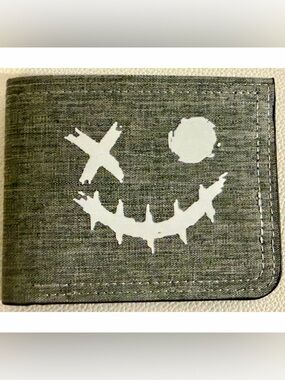 Edgy Smiley Face Wallet Gray Canvas Punk Grunge Bifold Slim Card Holder Like New